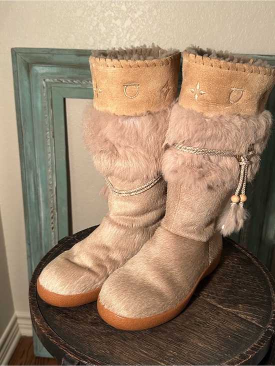Salvatore Ferragamo Shoes - Salvatore Ferragamo Beige Fur-Trimmed Winter Boots